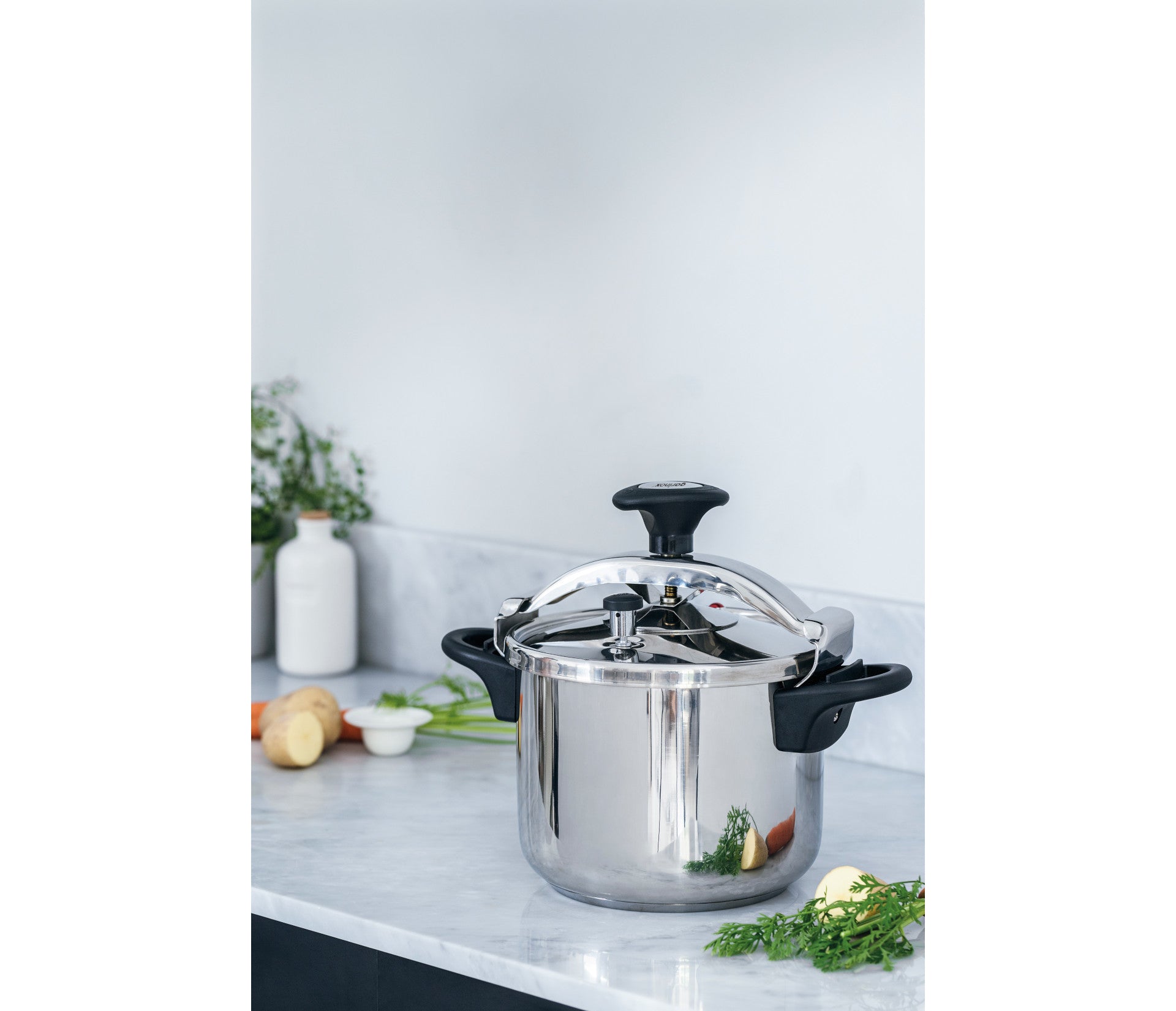 GENIUS PRESSURE COOKER 10 LTS