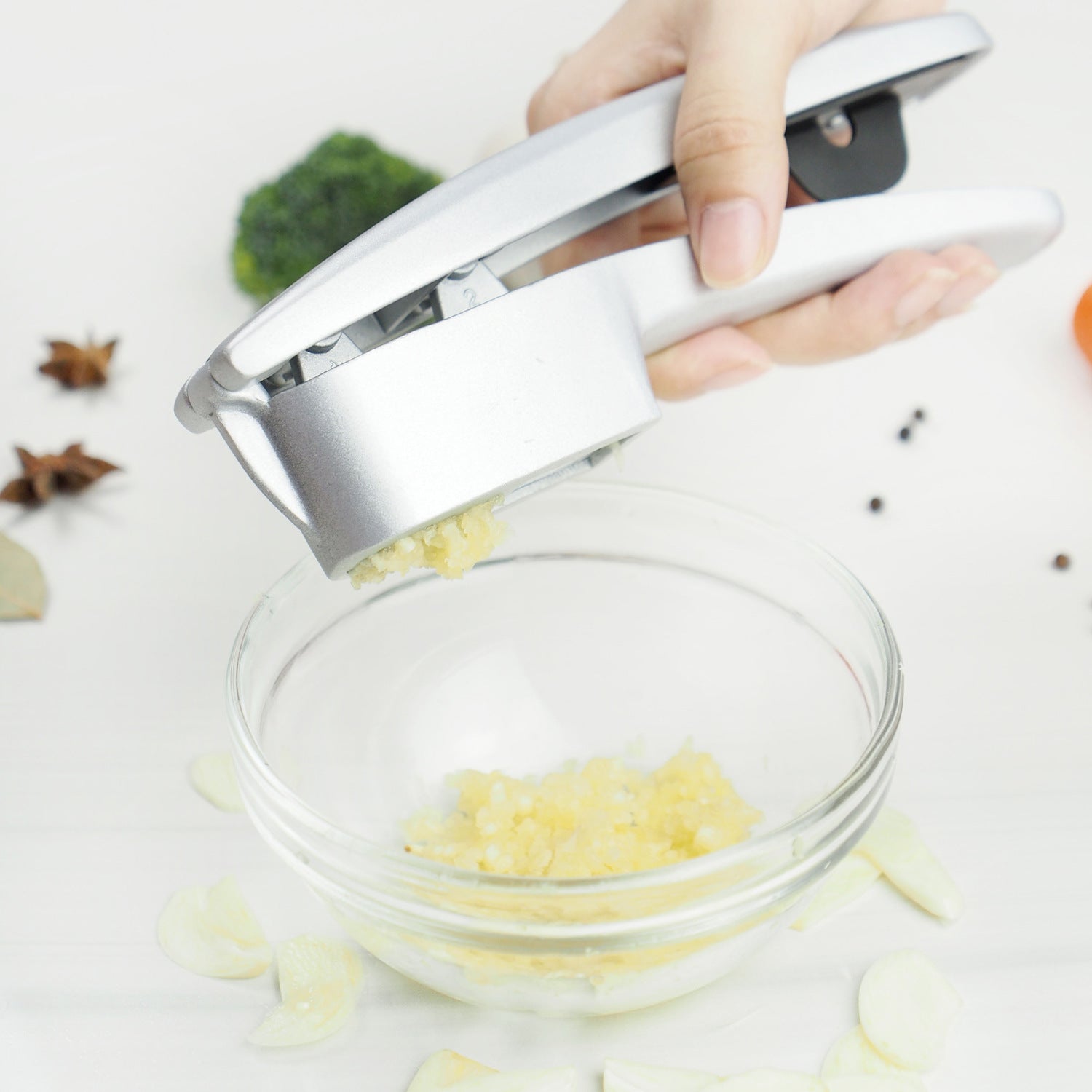 PREMIUM GARLIC PRESS AND CUTTER
